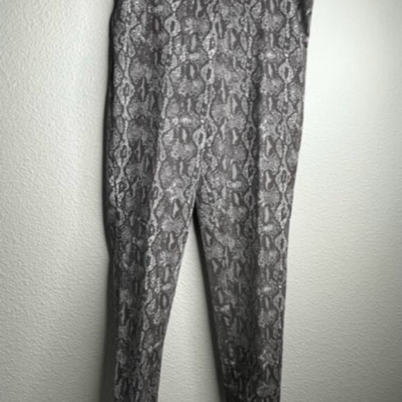 Isaac Mizrahi Stretch Ankle Pant Size 14Tall Gray Snake Design - Picture 2 of 11